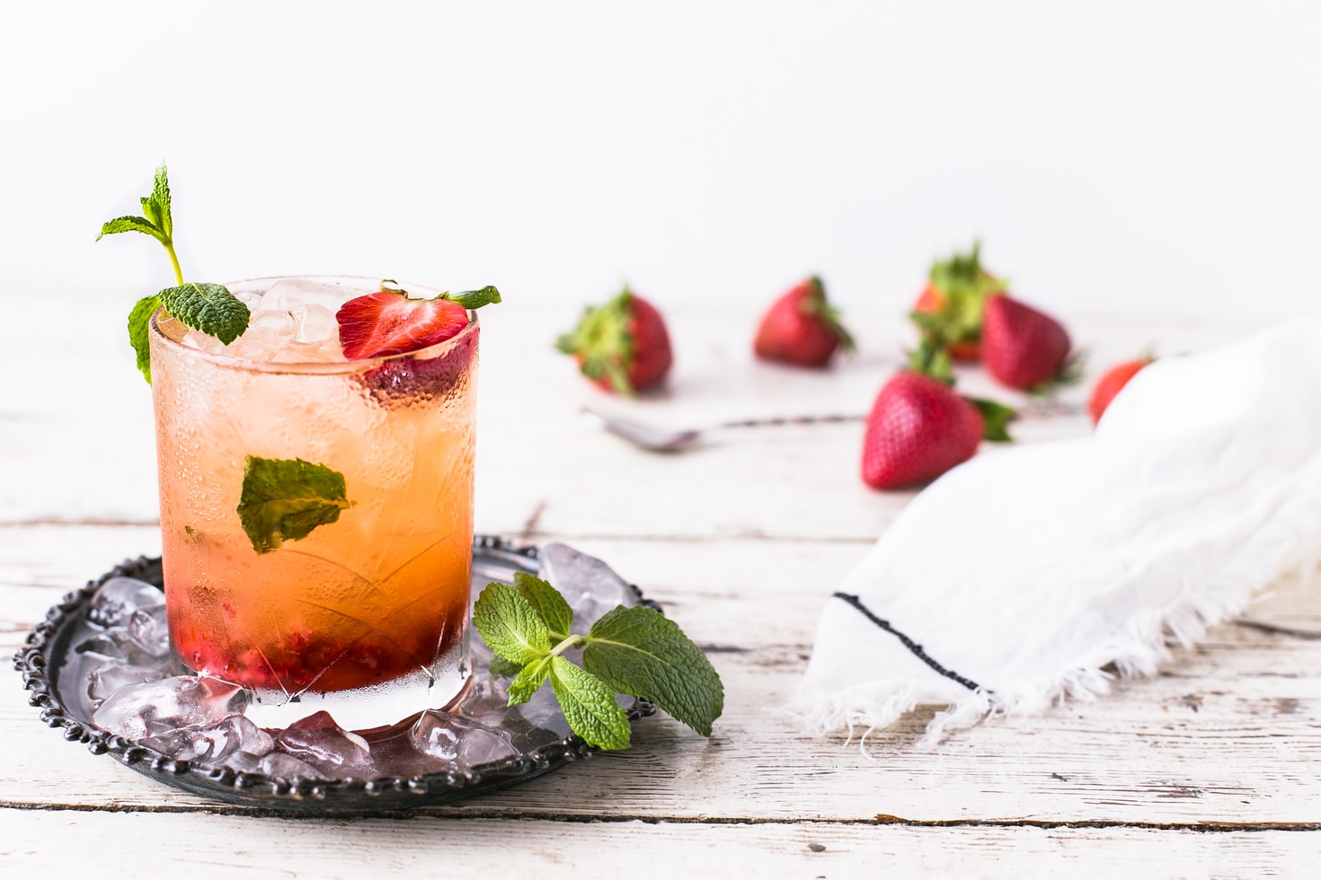 Mai Tai Cocktail Guide: History, Ingredients &  Variants